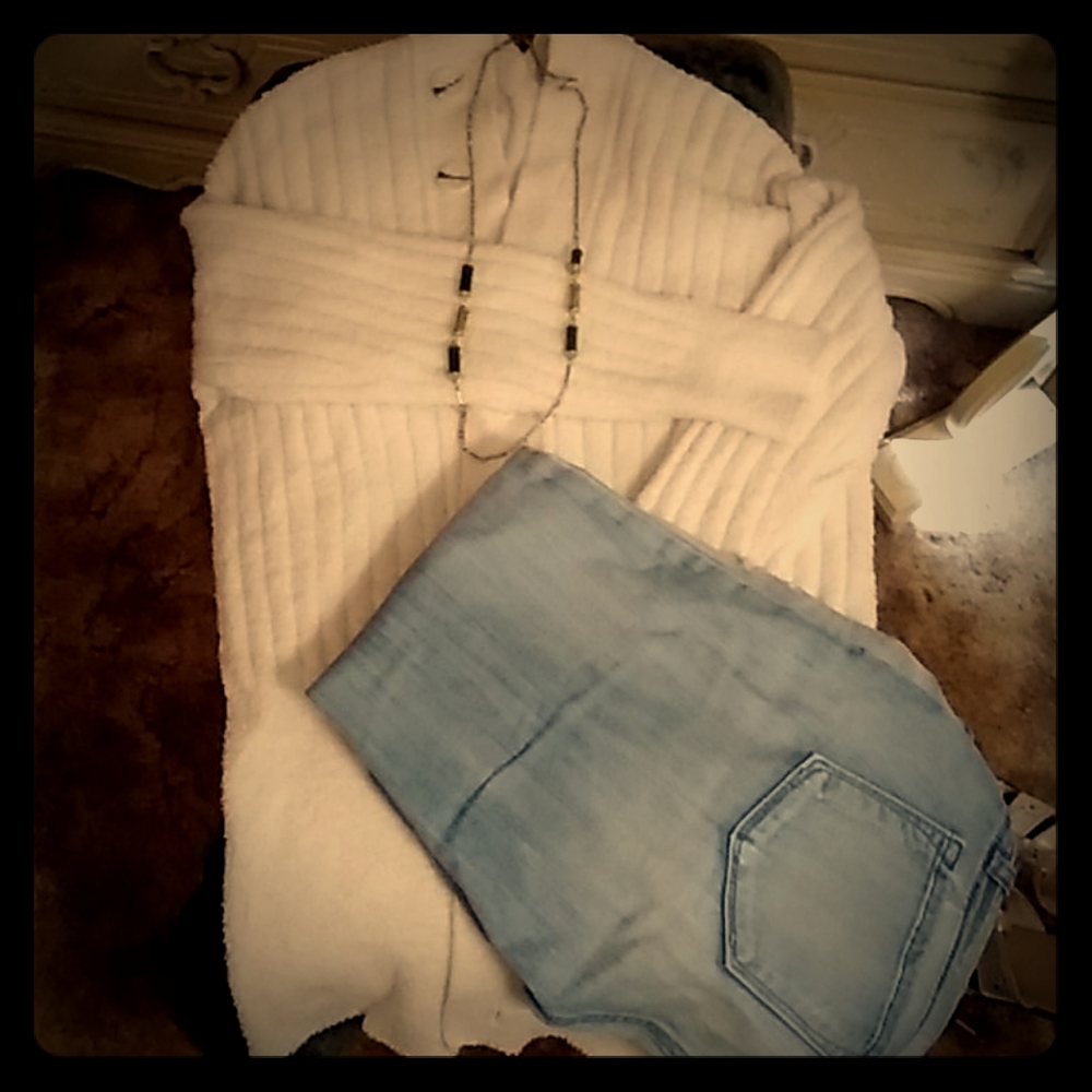 Gelato pique small cardigan button up nwot ivory
